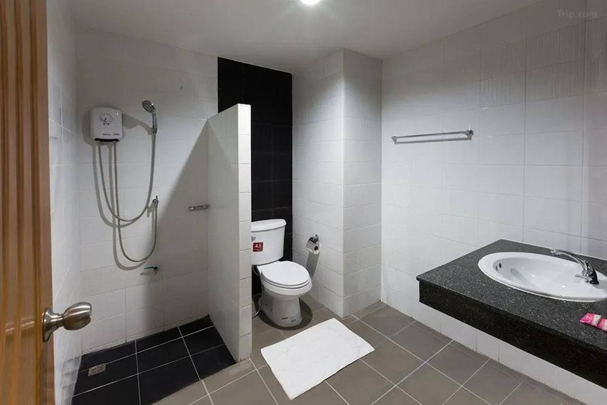 Jj Residence Phuket Town Εξωτερικό φωτογραφία